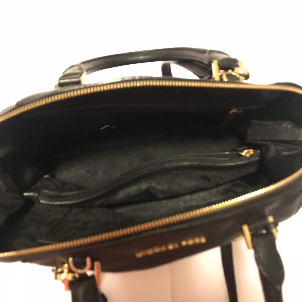 Michael Kors Riley Purse - Picture 4 of 11